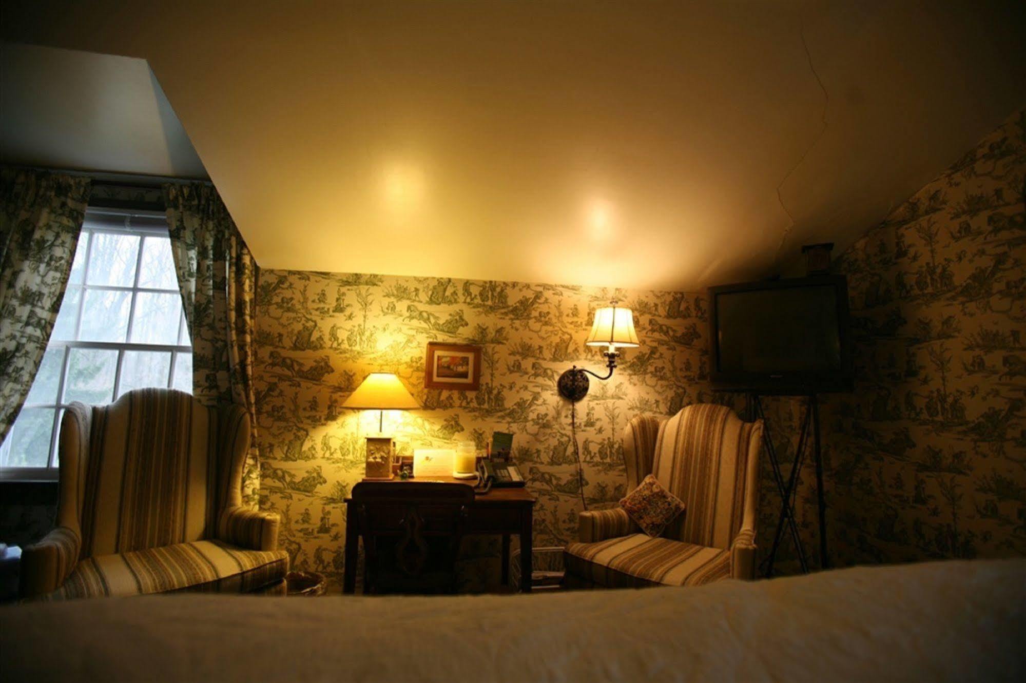Wild Wisteria Bed and Breakfast Chadds Ford Exteriör bild