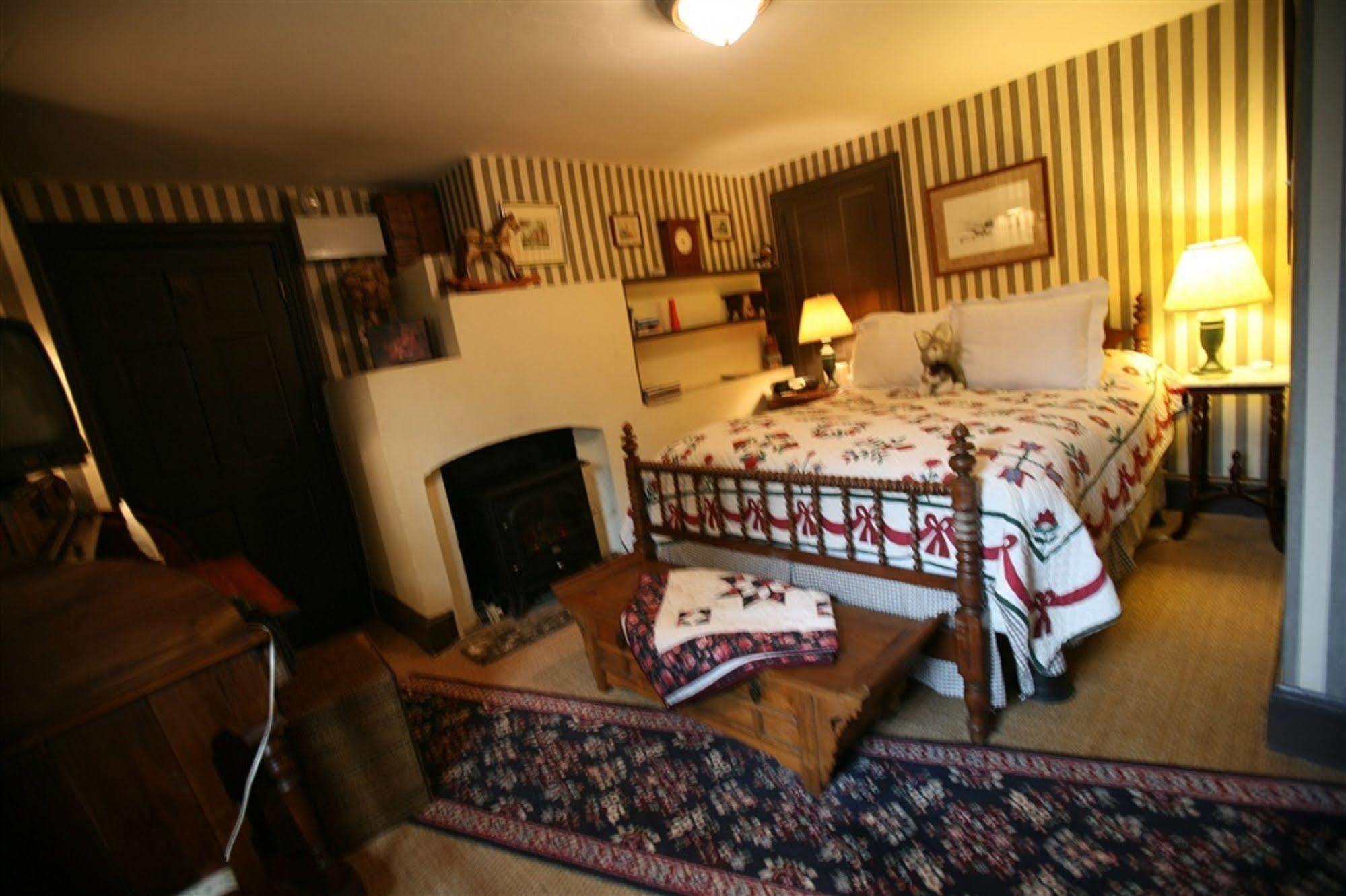 Wild Wisteria Bed and Breakfast Chadds Ford Exteriör bild