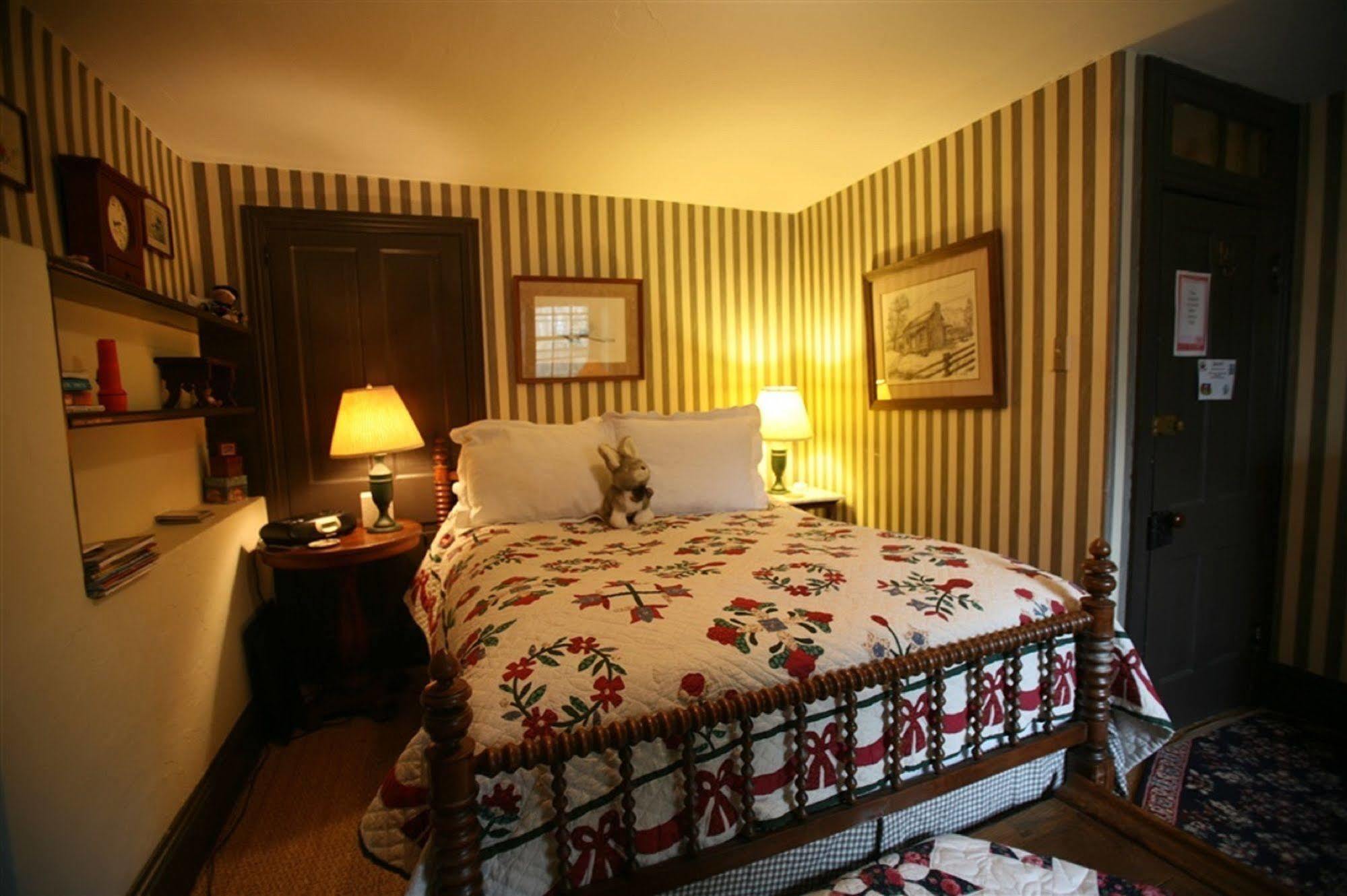Wild Wisteria Bed and Breakfast Chadds Ford Exteriör bild